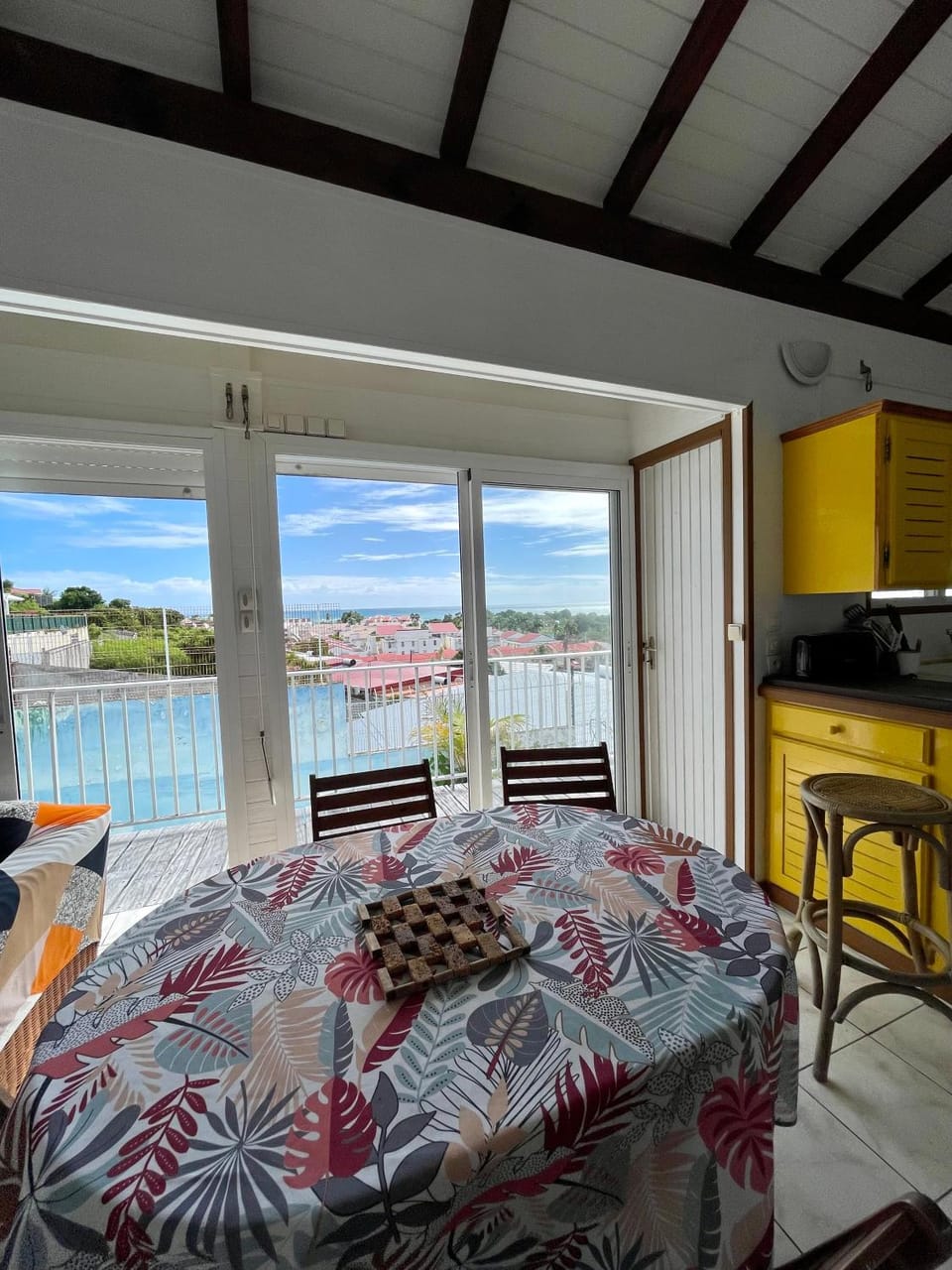 Balcony/Terrace, Kitchen or kitchenette, Seating area, Dining area