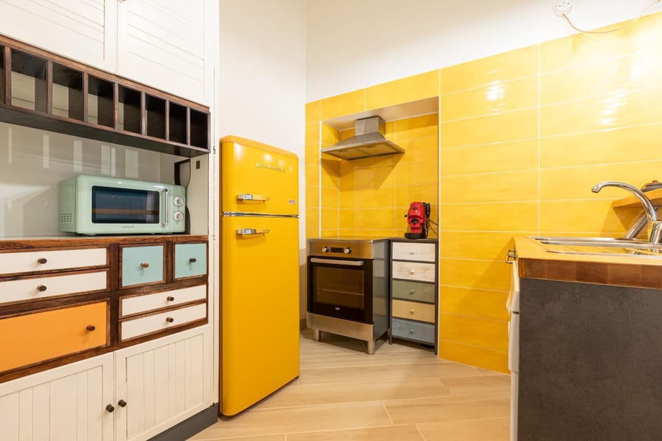 Kitchen or kitchenette, oven