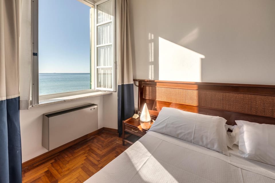 Bed, Bedroom, Sea view