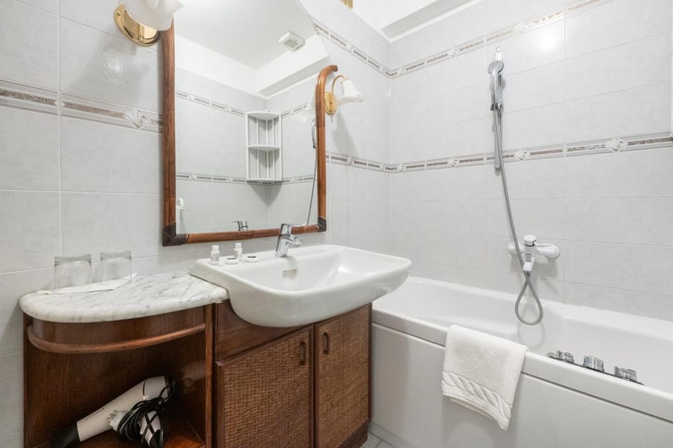 Toilet, Bathroom, Bath, towels