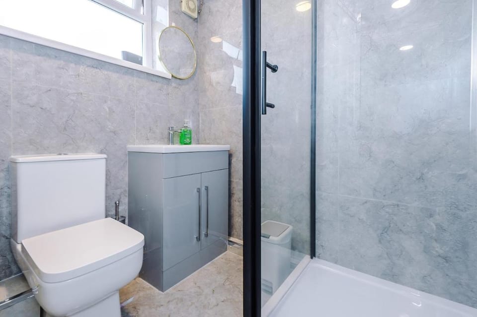 Shower, Toilet, Bathroom