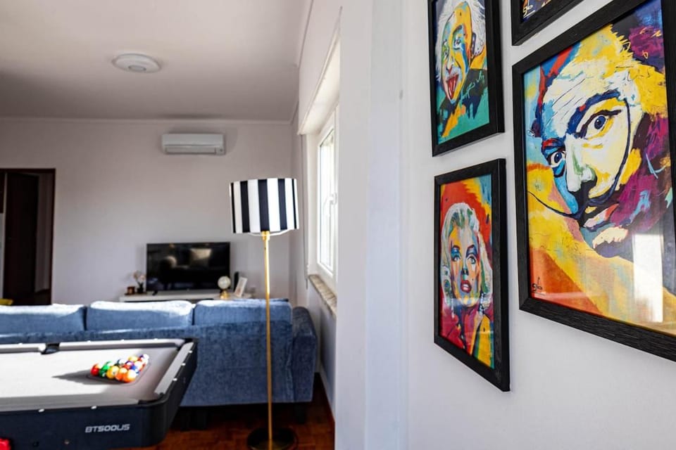 Ambassador's Retreat Apartment in Lisbon District