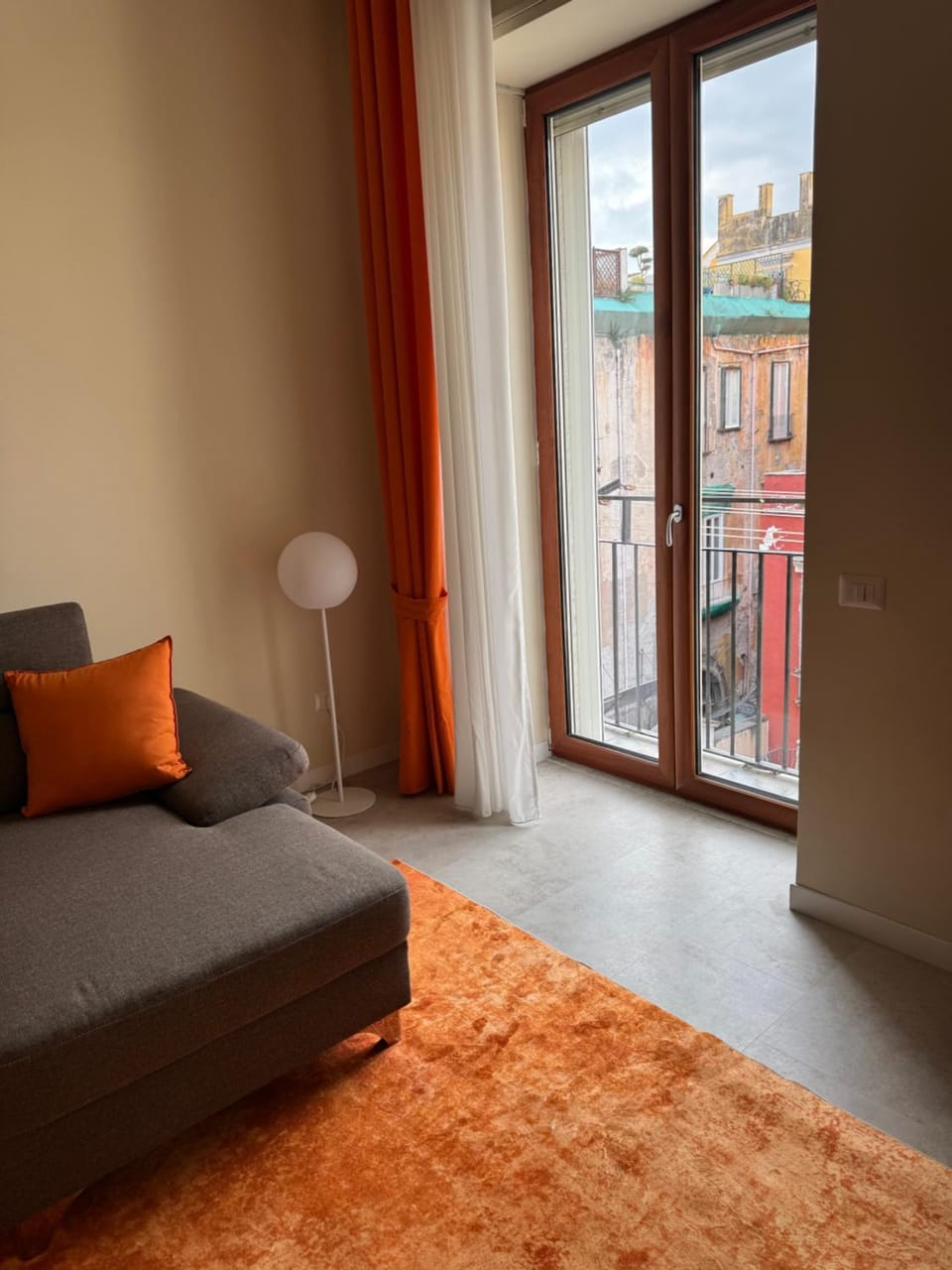 View (from property/room), Balcony/Terrace, Living room