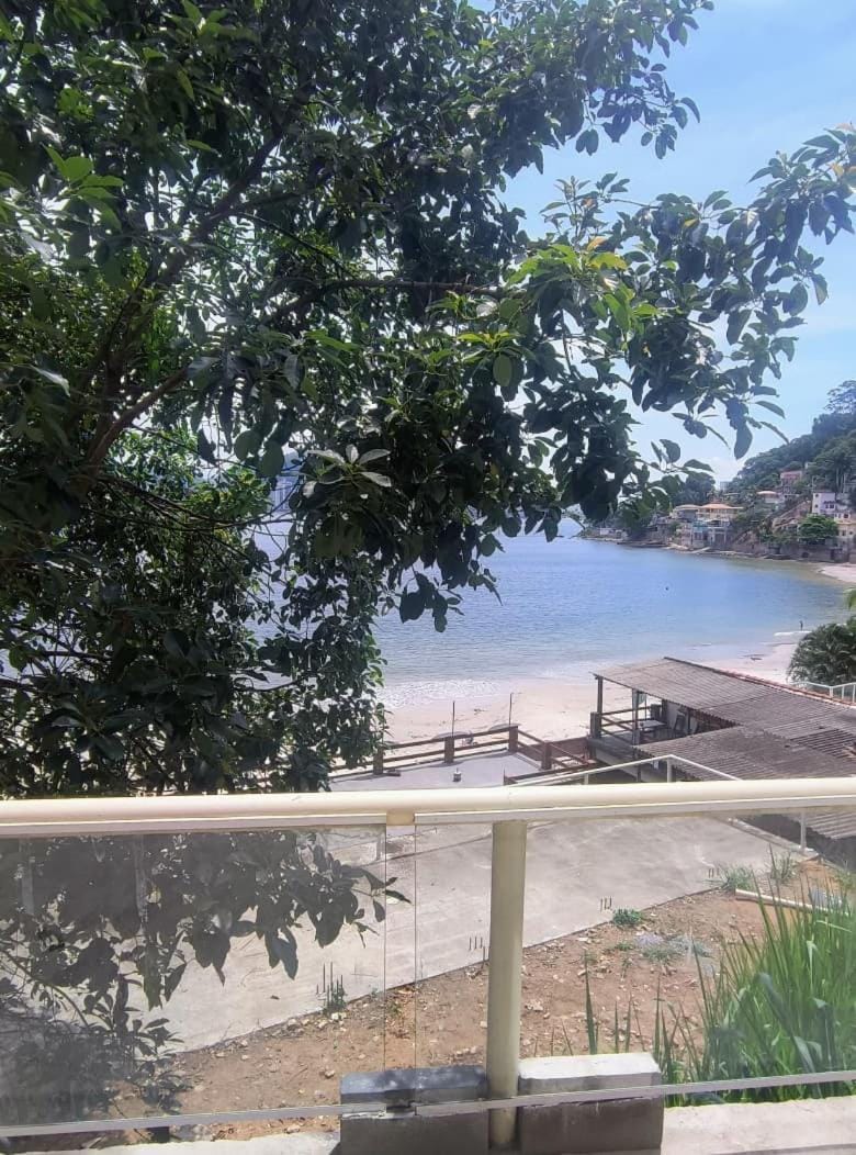 Jade Beach Club Bed and Breakfast in Santos