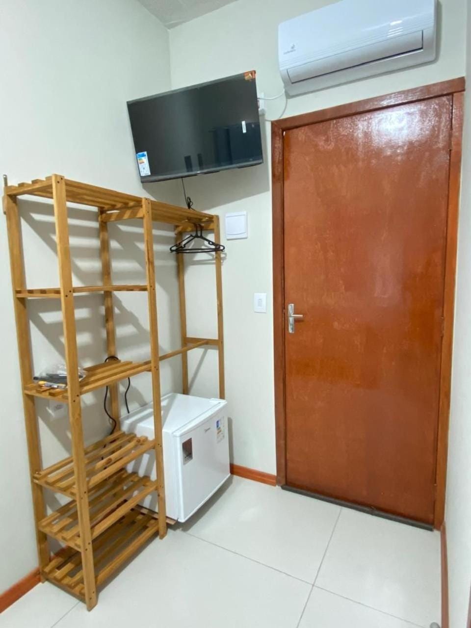Pousada Âncora - 14 Suítes completas com Ar, TV, Frigobar e Wi-Fi, para grupos ou viajantes individuais. Bed and Breakfast in State of Rio Grande do Sul