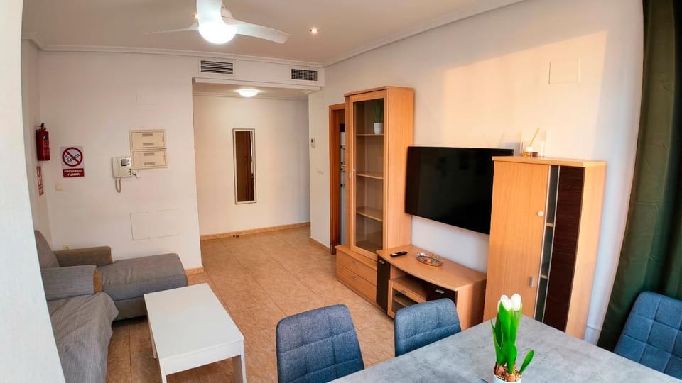 TV and multimedia, Living room, Dining area, Evening entertainment, air conditioner