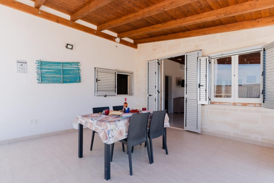 Patio, Dining area