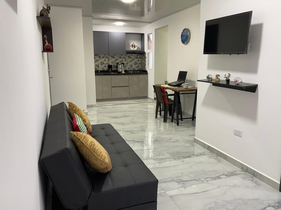 TV and multimedia, Kitchen or kitchenette, Living room, Seating area, Dining area, oven