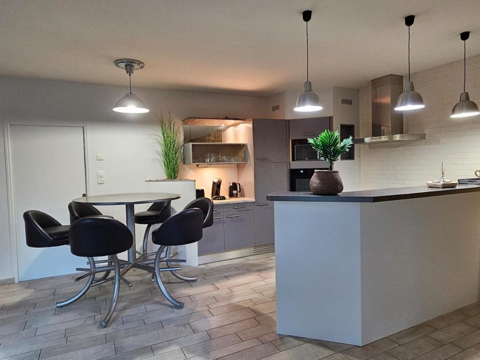 Lola, Maison Cosy, Charme, Jardin, Wifi, Parking Apartment in La Rochelle