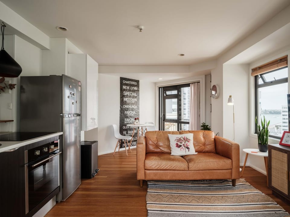 View (from property/room), Living room, Dining area, City view, Sea view