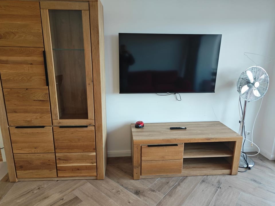 Communal lounge/ TV room, TV and multimedia, Evening entertainment