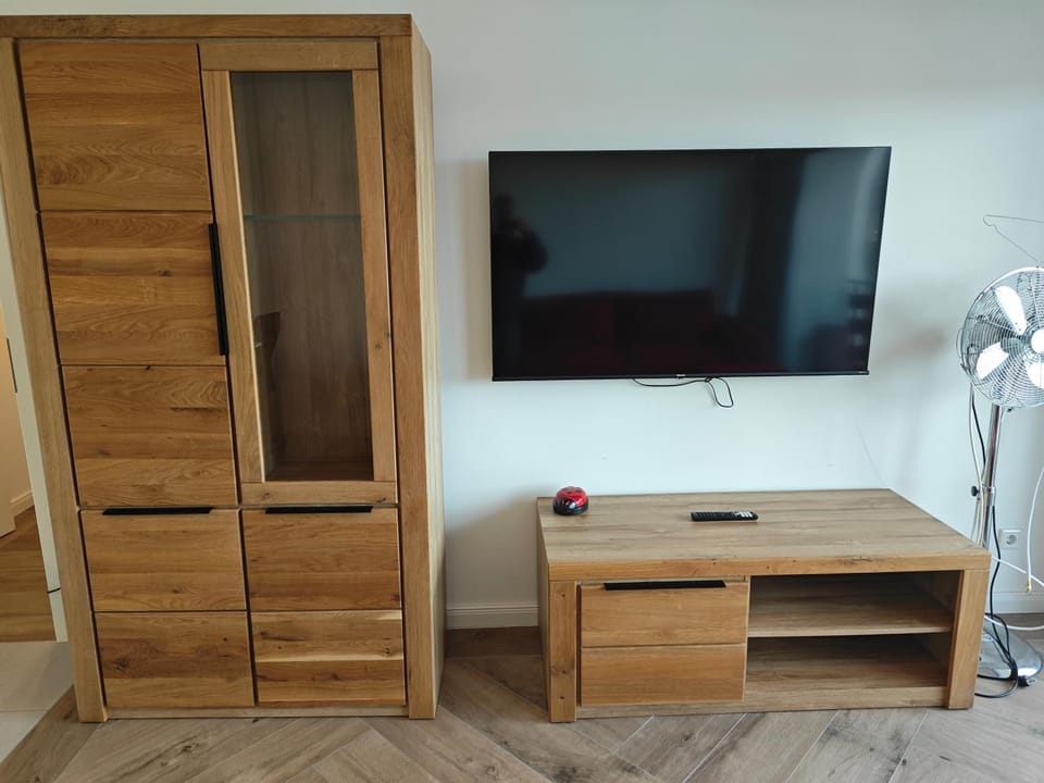 Communal lounge/ TV room, TV and multimedia, Evening entertainment