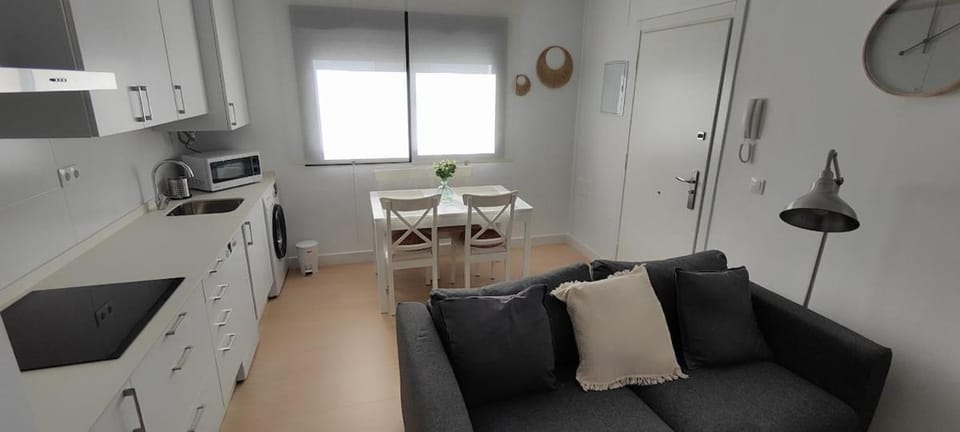 TV and multimedia, Living room, Dining area, stove