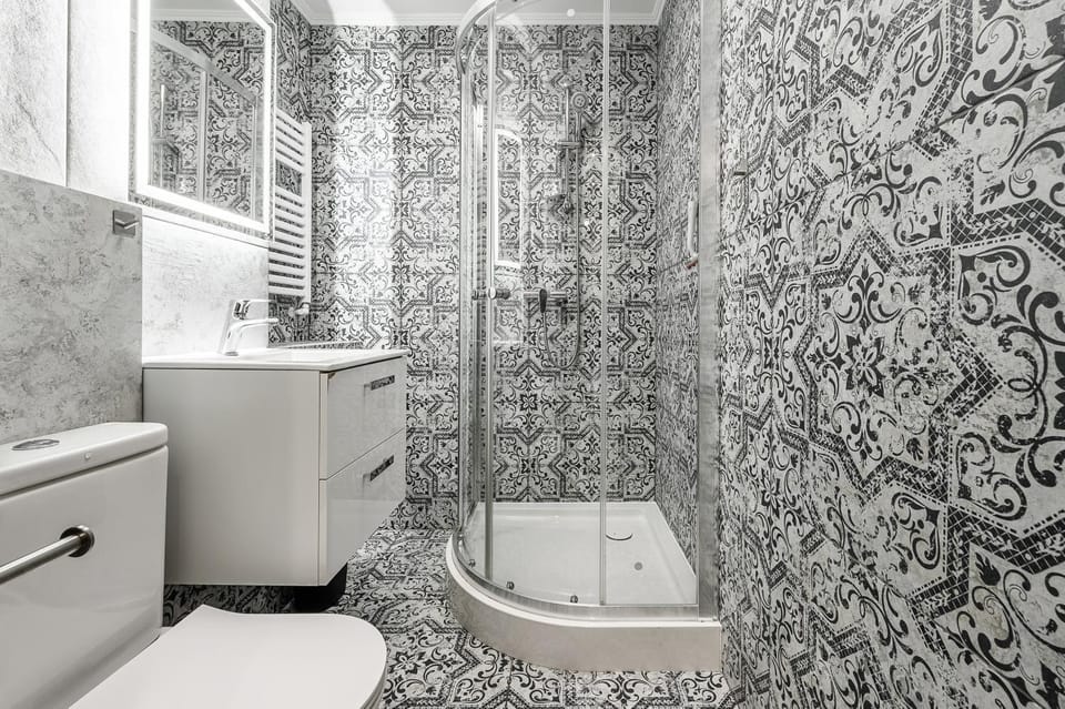 Shower, Toilet, Bathroom