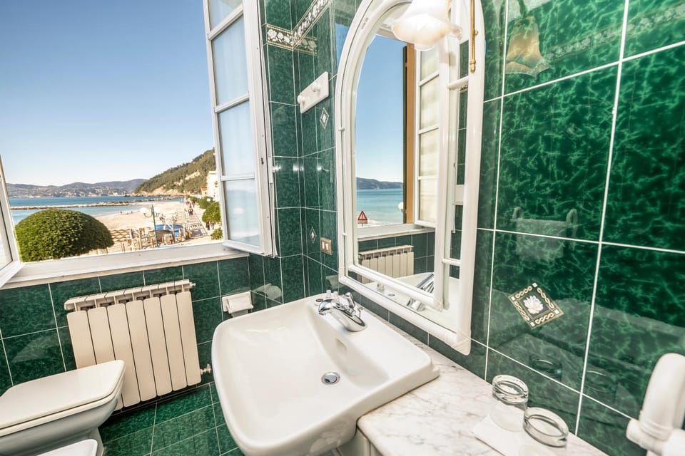 Natural landscape, Bathroom, Sea view, Bath
