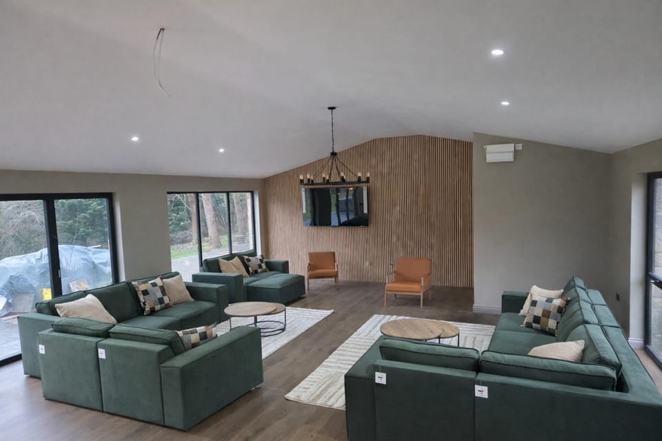 Communal lounge/ TV room, TV and multimedia, Living room, Seating area