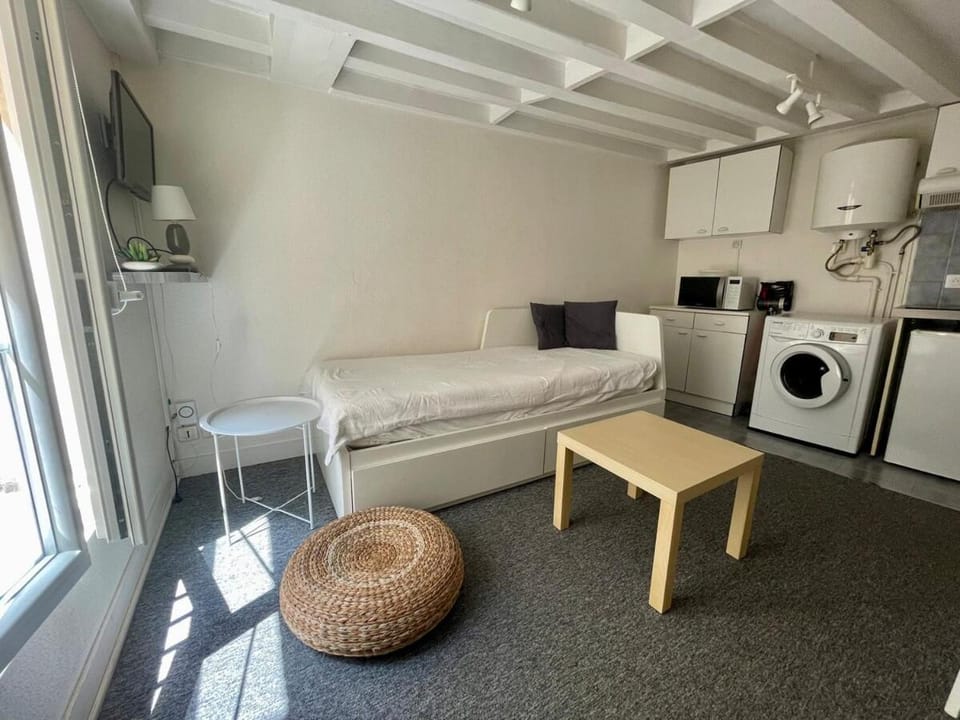 Kitchen or kitchenette, Living room, Seating area, Bedroom, pet friendly, washing machine, dryer