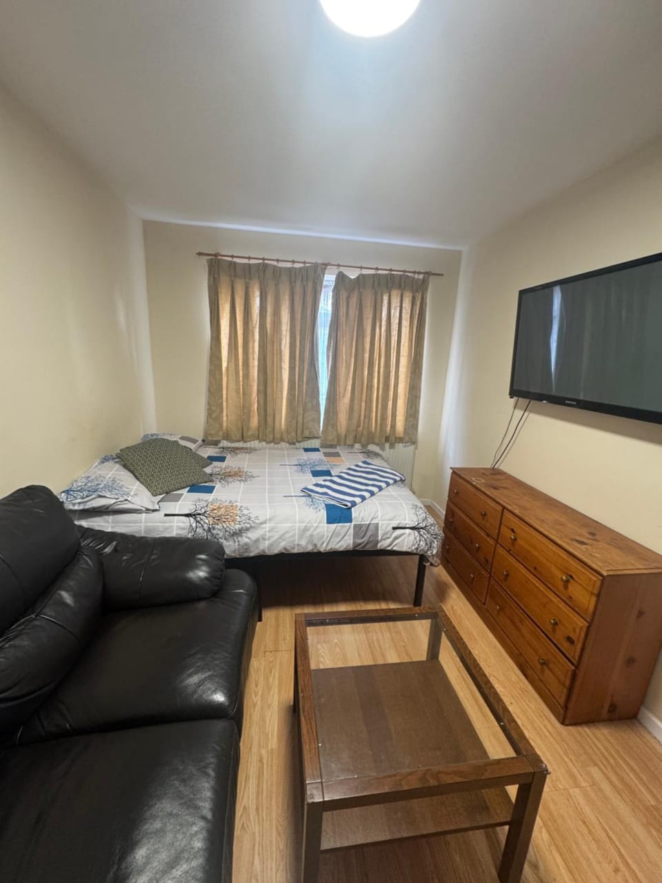 Master Size Beautiful Double room Vacation rental in London