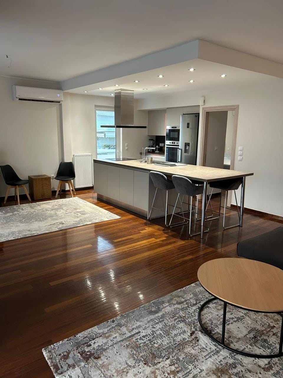Kitchen or kitchenette, Living room