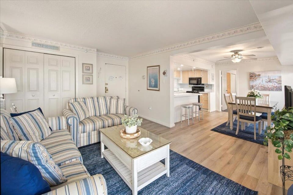 Lovely 2 Bedroom 9400 Condo with Side Ocean View & Outdoor Pool! House in Ocean City