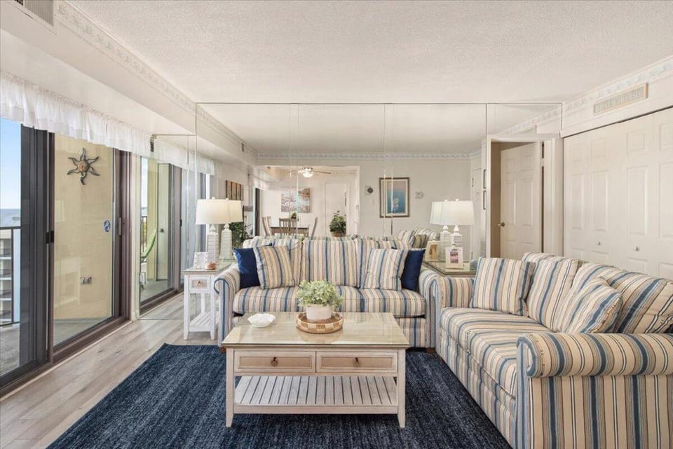 Lovely 2 Bedroom 9400 Condo with Side Ocean View & Outdoor Pool! House in Ocean City