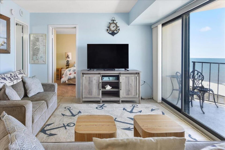 Fantastic Ocean View and Outdoor Pool, 1 Bedroom! House in Ocean City