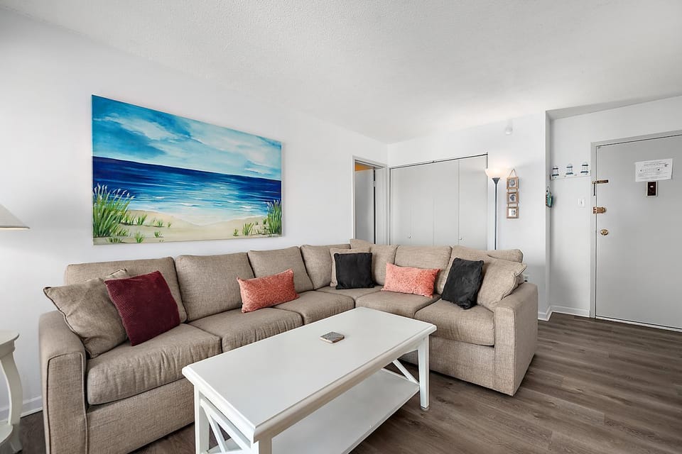 2 Bedroom Ocean View Condo with Outdoor Pool! House in Ocean City