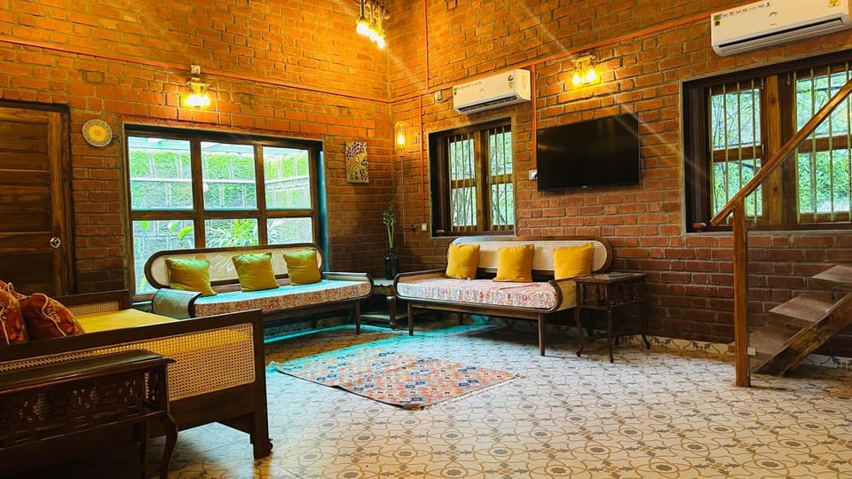 Communal lounge/ TV room, Living room