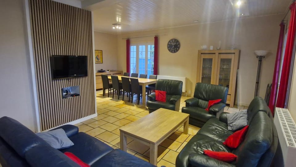 TV and multimedia, Living room, Dining area