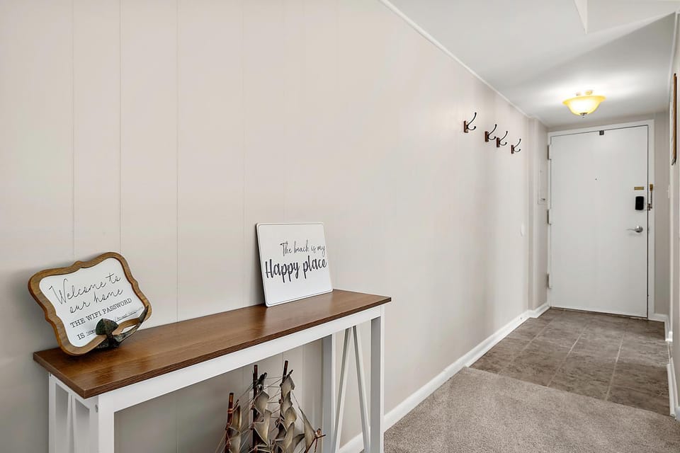Uptown Ocean City 2BR Condo With Pool! House in Ocean City