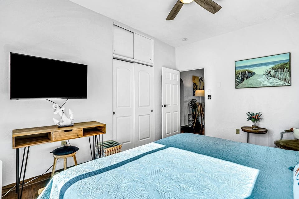 Bed, Bedroom
