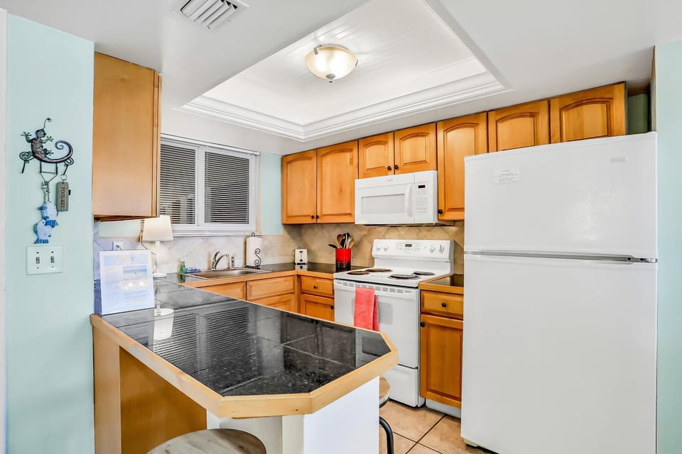 Kitchen or kitchenette, kitchen