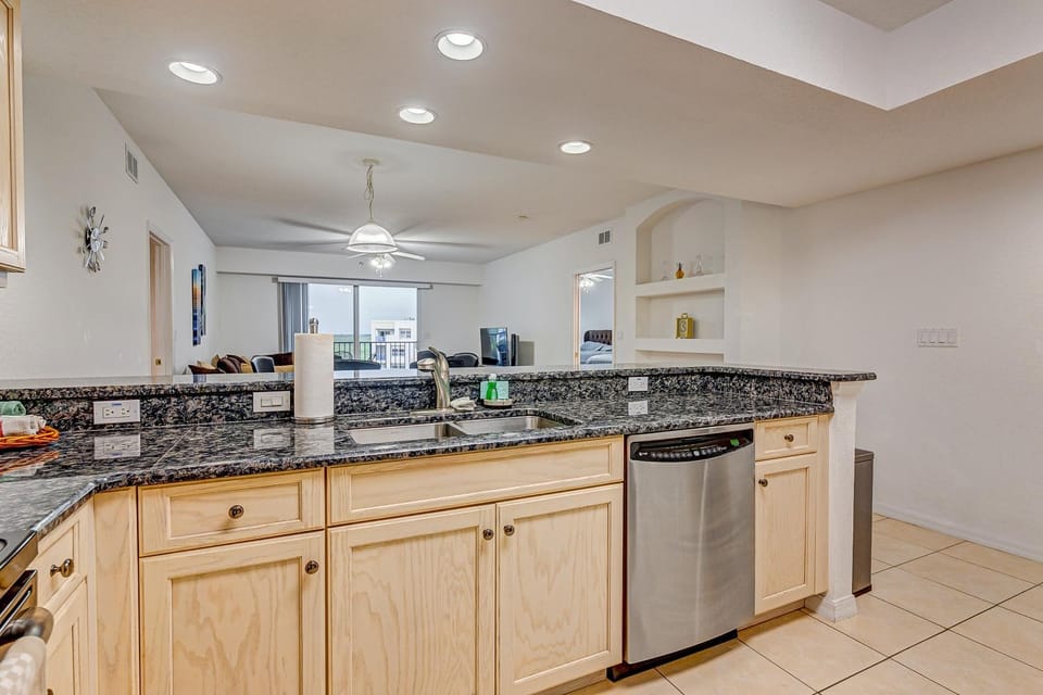 Kitchen or kitchenette, kitchen