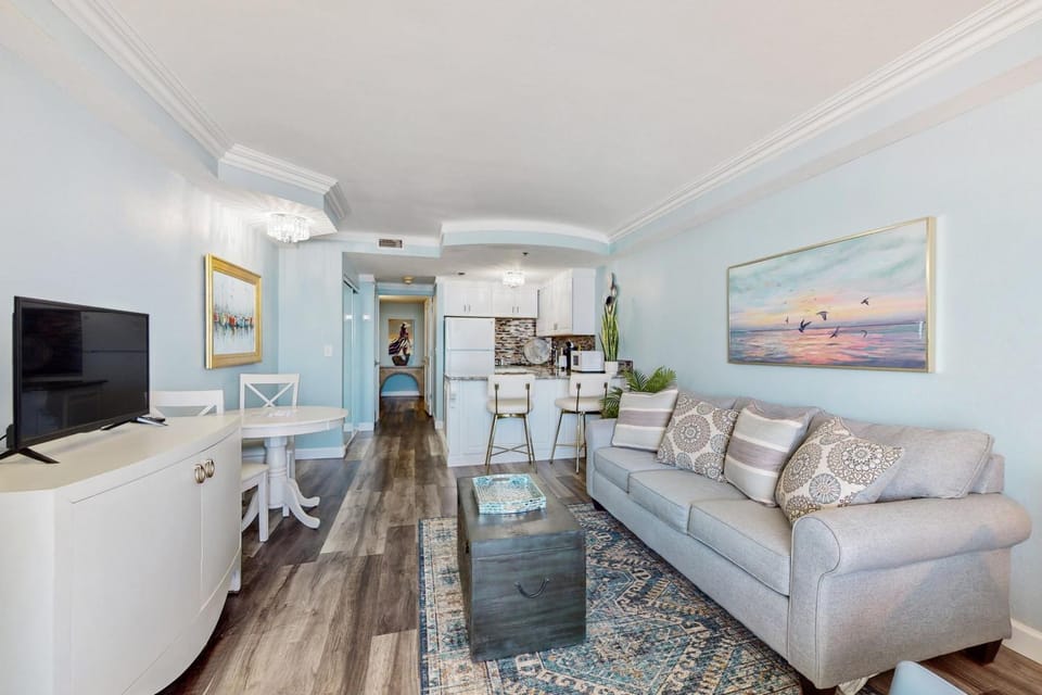 TV and multimedia, Kitchen or kitchenette, Living room, Seating area, Dining area, minibar, oven