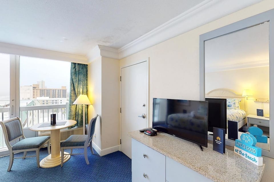 TV and multimedia, Living room, Dining area
