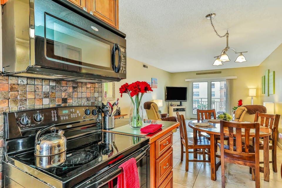 Kitchen or kitchenette, kitchen