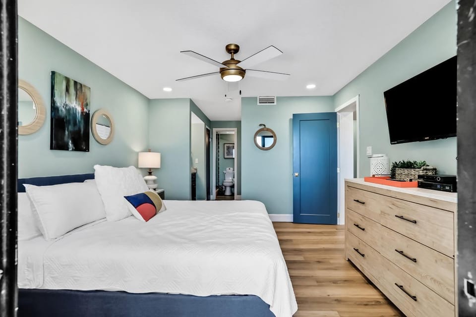 Bed, Bedroom