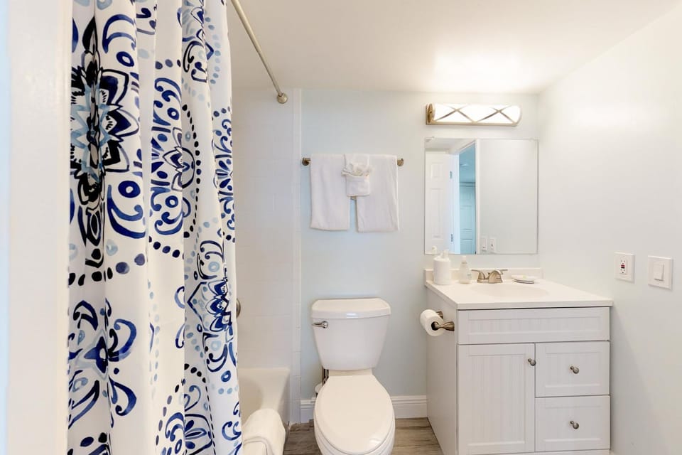 Bathroom, Bath