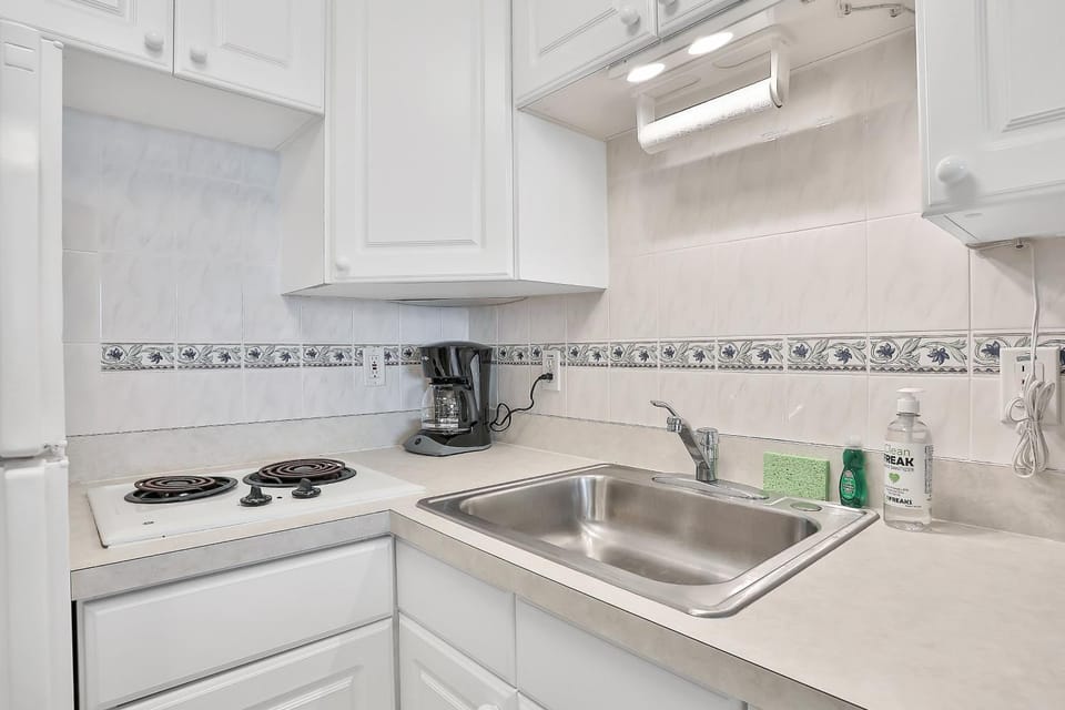 Kitchen or kitchenette, kitchen