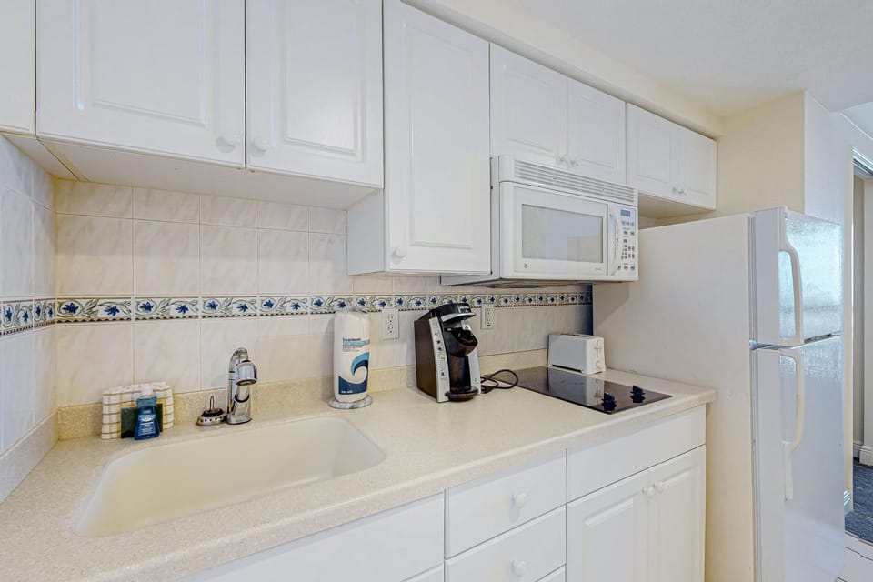 Kitchen or kitchenette, kitchen