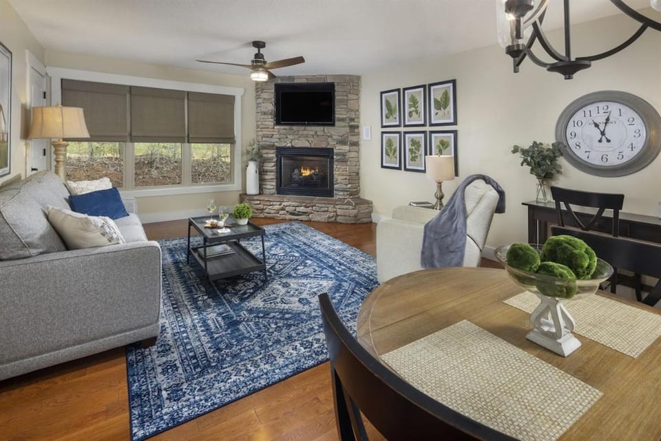 Poplar Cottage Hot Tub Spotless & Quiet House in Asheville