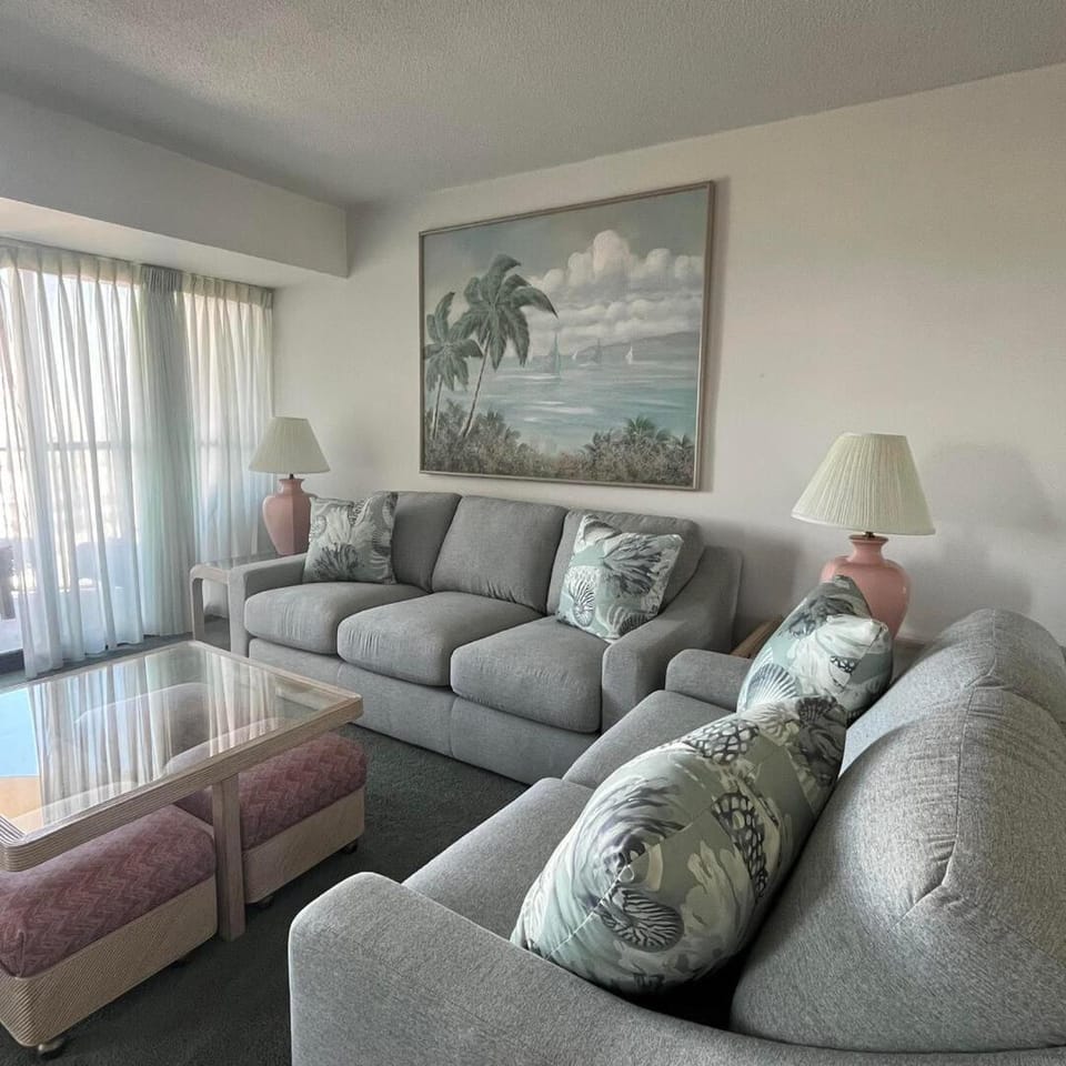 2 Bedroom 9400 Building Condo with Outdoor Pool! House in Ocean City