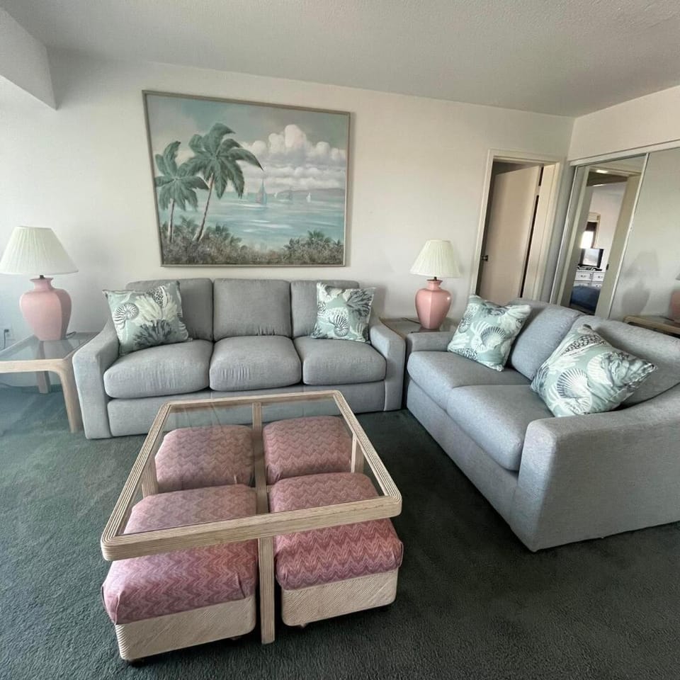 2 Bedroom 9400 Building Condo with Outdoor Pool! House in Ocean City