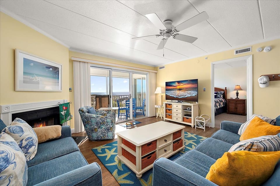 Direct Ocean Front 3 Bedroom! Stunning with Outdoor Pool! House in Ocean City