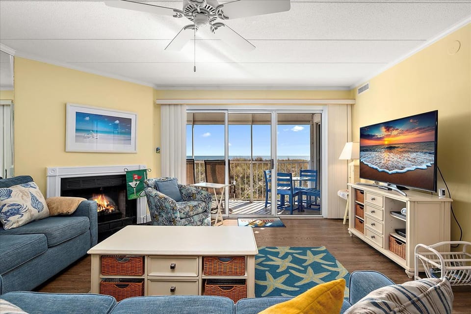 Direct Ocean Front 3 Bedroom! Stunning with Outdoor Pool! House in Ocean City