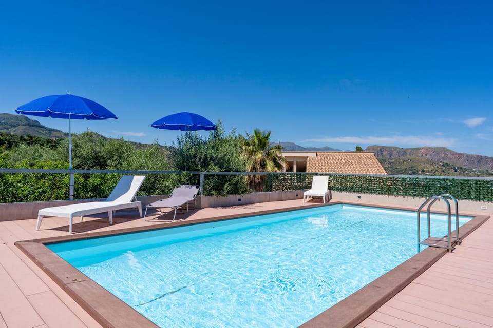 Day, Natural landscape, Mountain view, Pool view, Swimming pool, sunbed