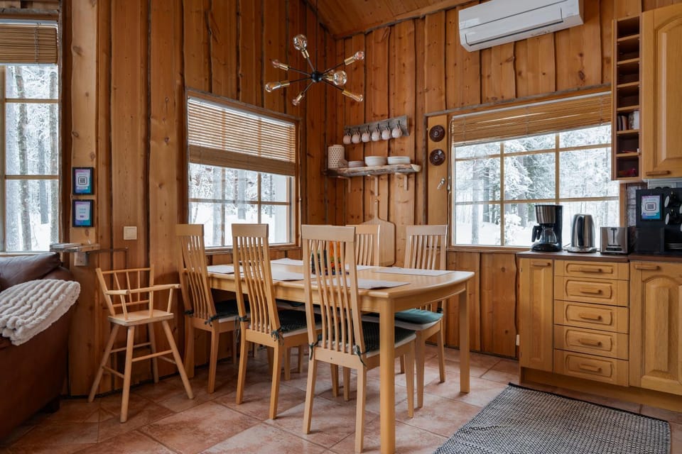 Dining area, heating, internet, air conditioner