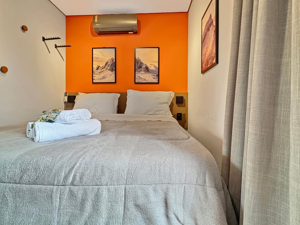 Bed, Photo of the whole room, Bedroom, towels, air conditioner