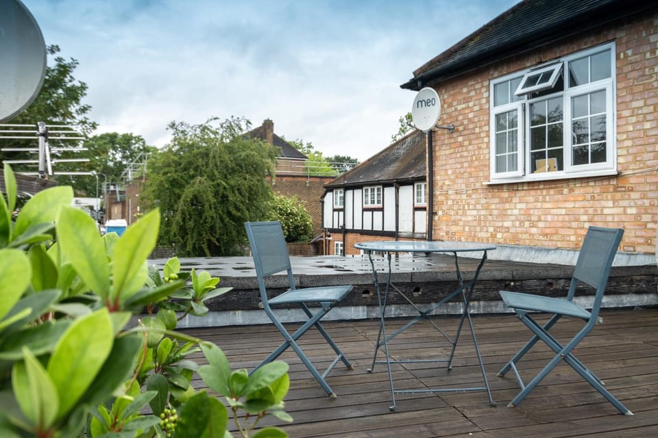 2BD, 2BA , High Street Ap, Close Transport Links! Apartment in Bromley