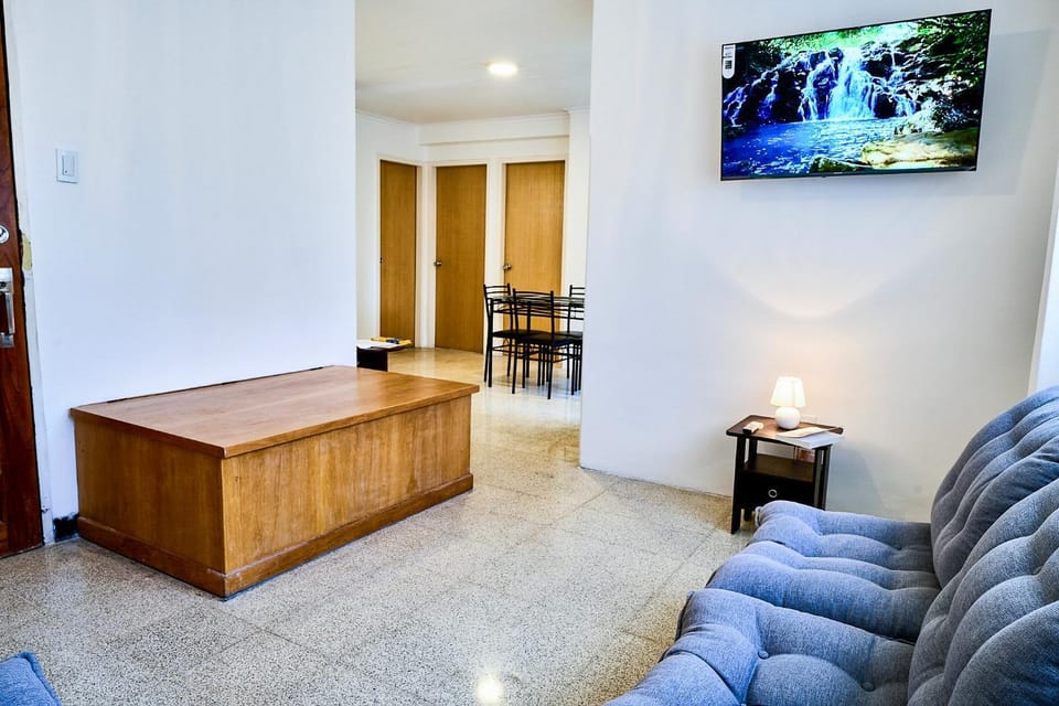 Lindo Apartamento a 10 Minutos del Centro Comercial Sambil Candelaria Apartment in Caracas